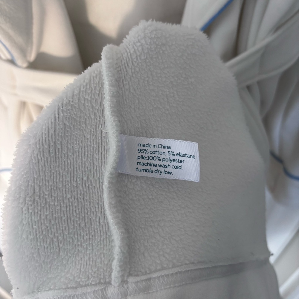 Lake Pajamas Cozy Robe in French Blue - XL Ivory White with Blue Piping - Picture 6 of 8